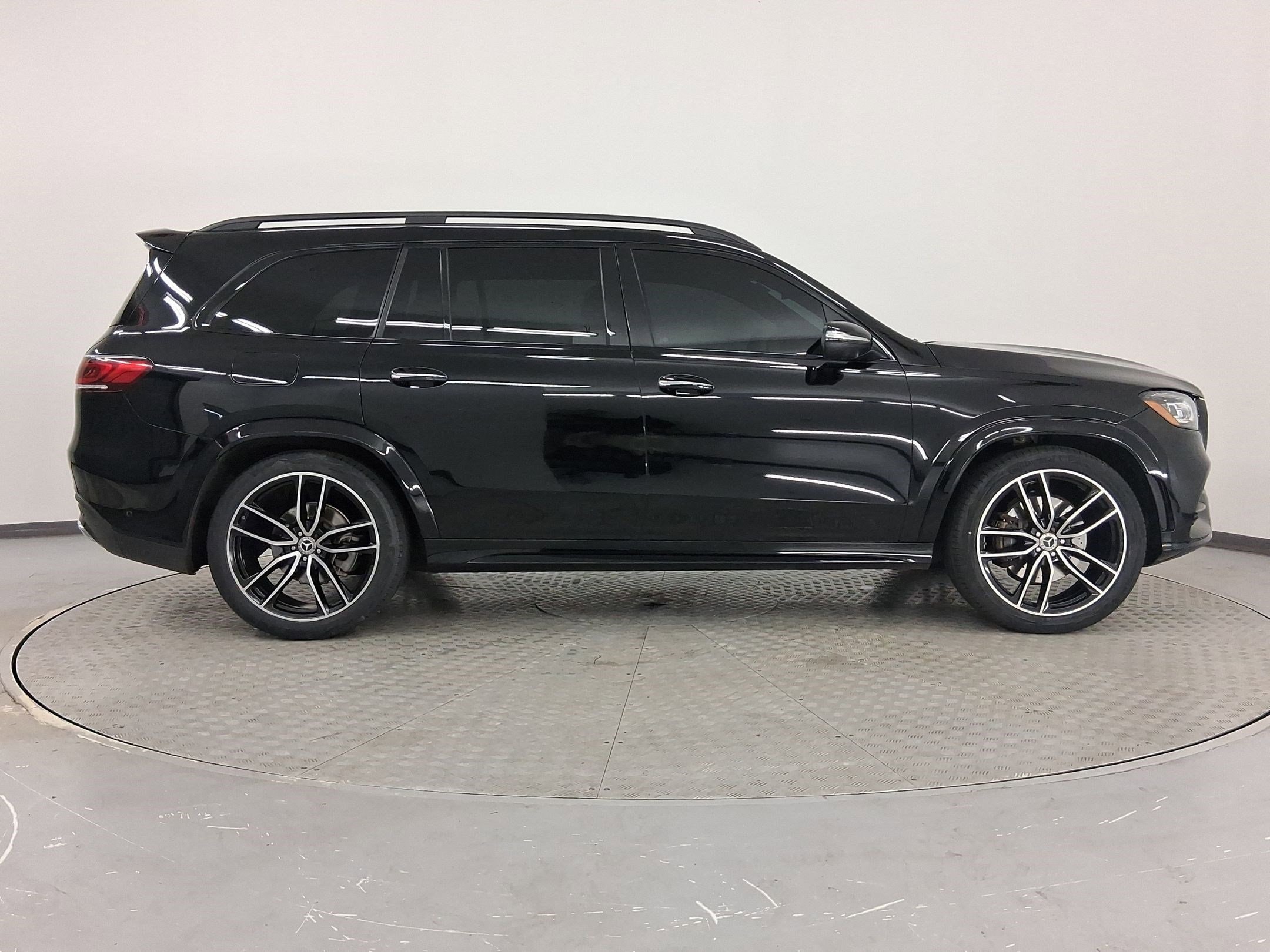2023 Mercedes-Benz GLS 450 4MATIC photo 3
