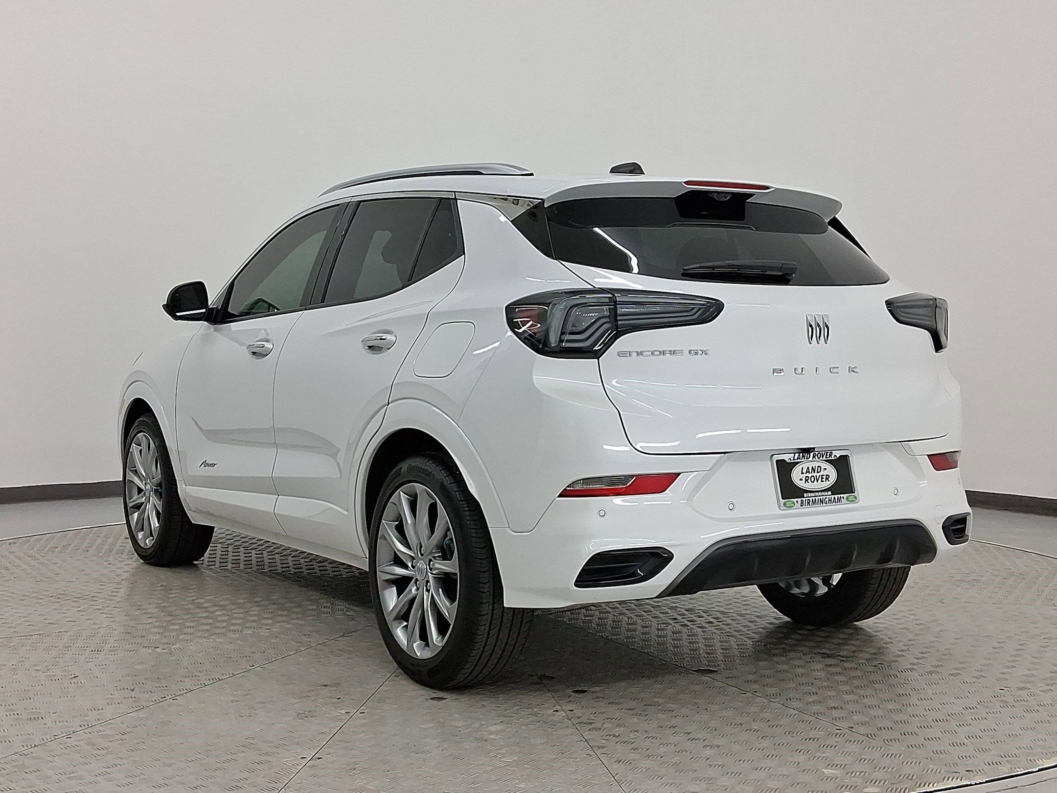 2025 Buick Encore GX Avenir photo 2