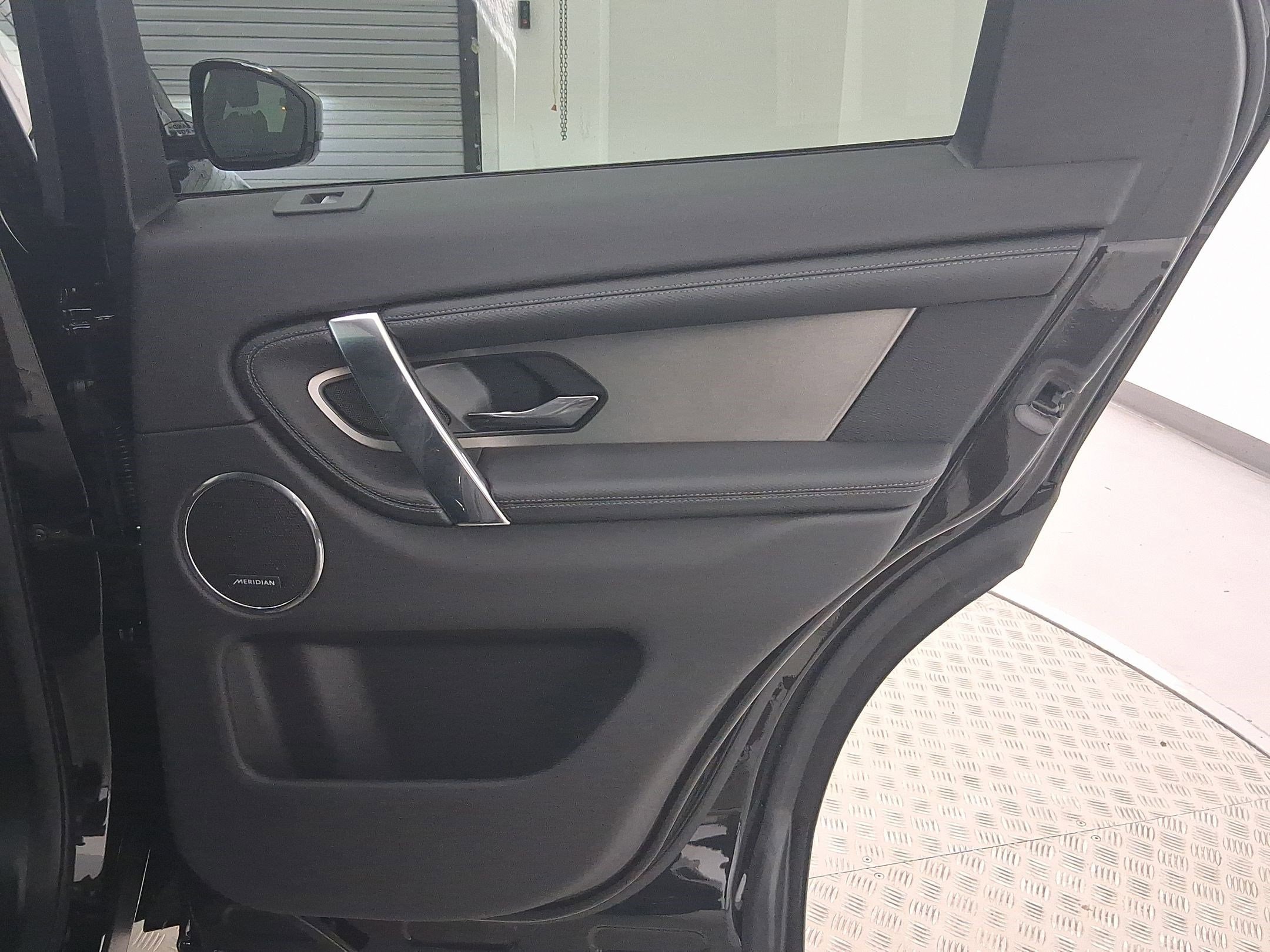 2025 Land Rover Discovery Sport Dynamic SE - Photo 32