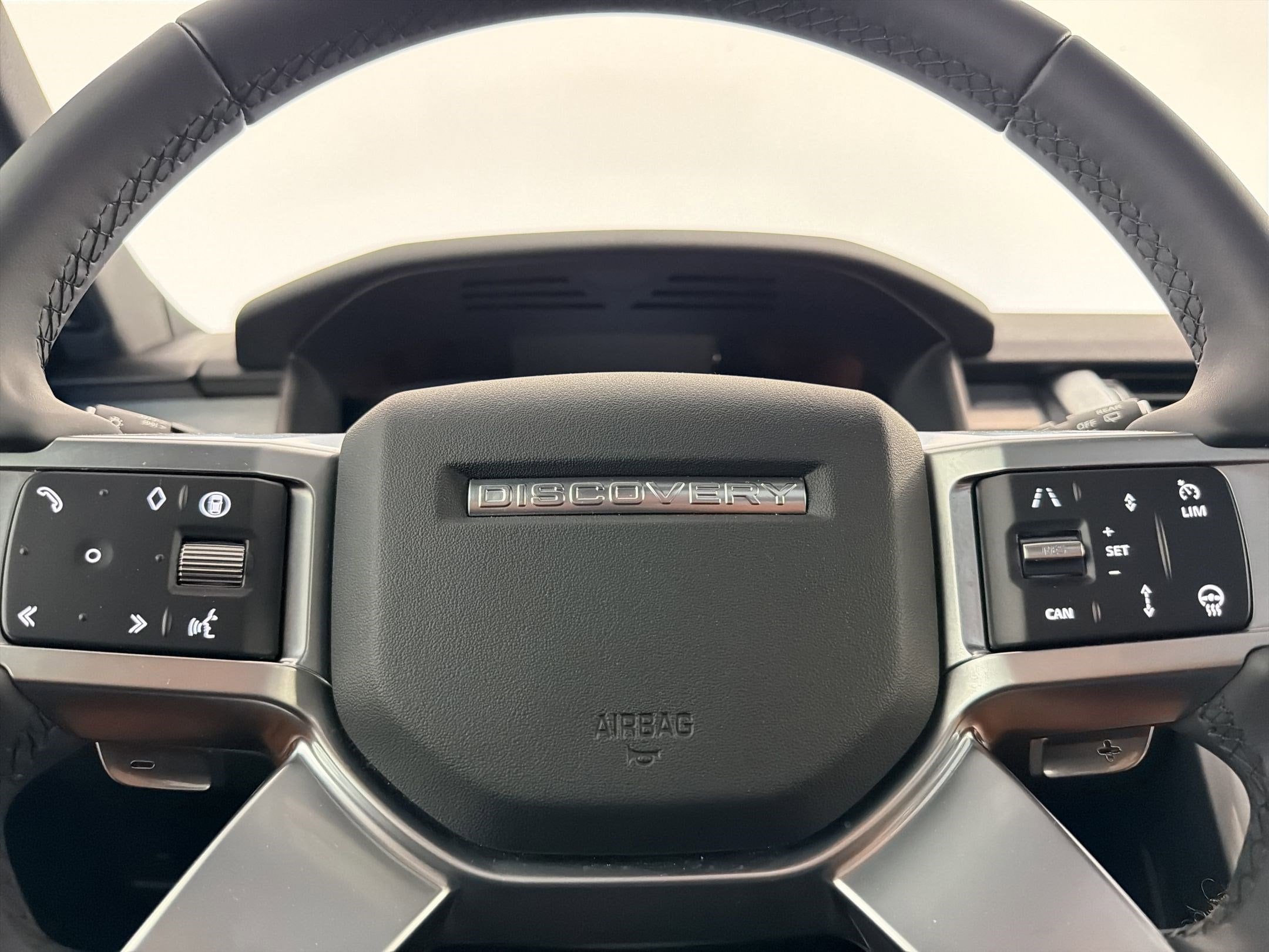 2025 Land Rover Discovery Dynamic SE - Photo 16