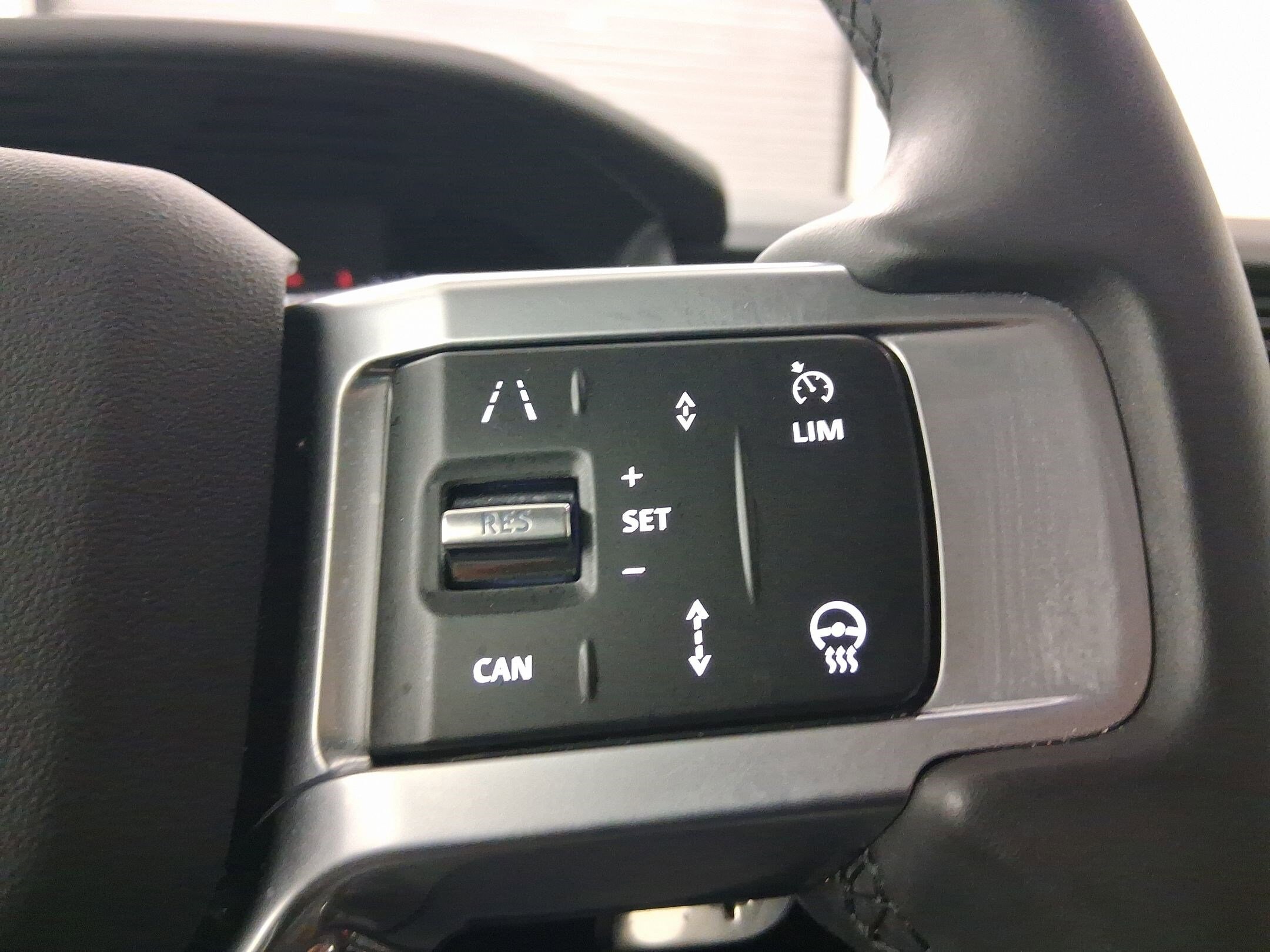 2025 Land Rover Discovery Dynamic SE - Photo 16