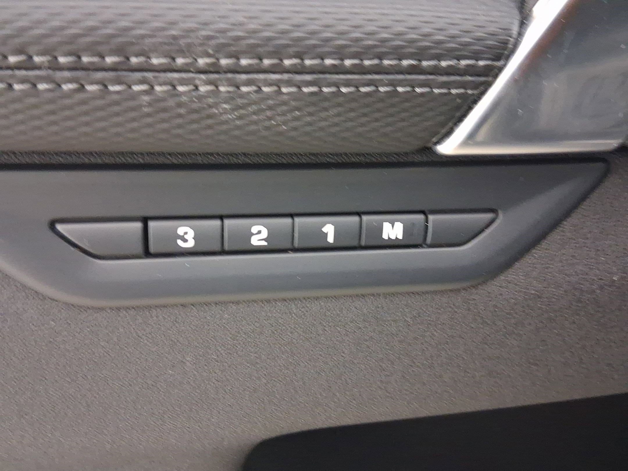 2025 Land Rover Discovery Sport Dynamic SE - Photo 16