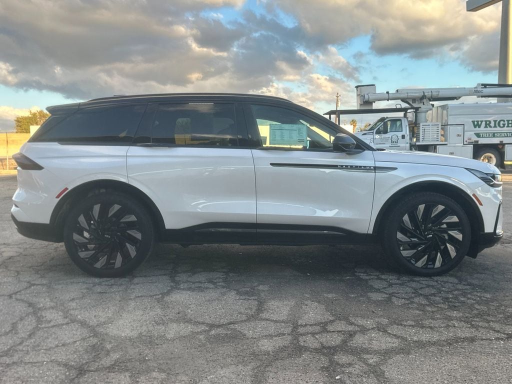 Certified 2025 Lincoln Nautilus Reserve SUV