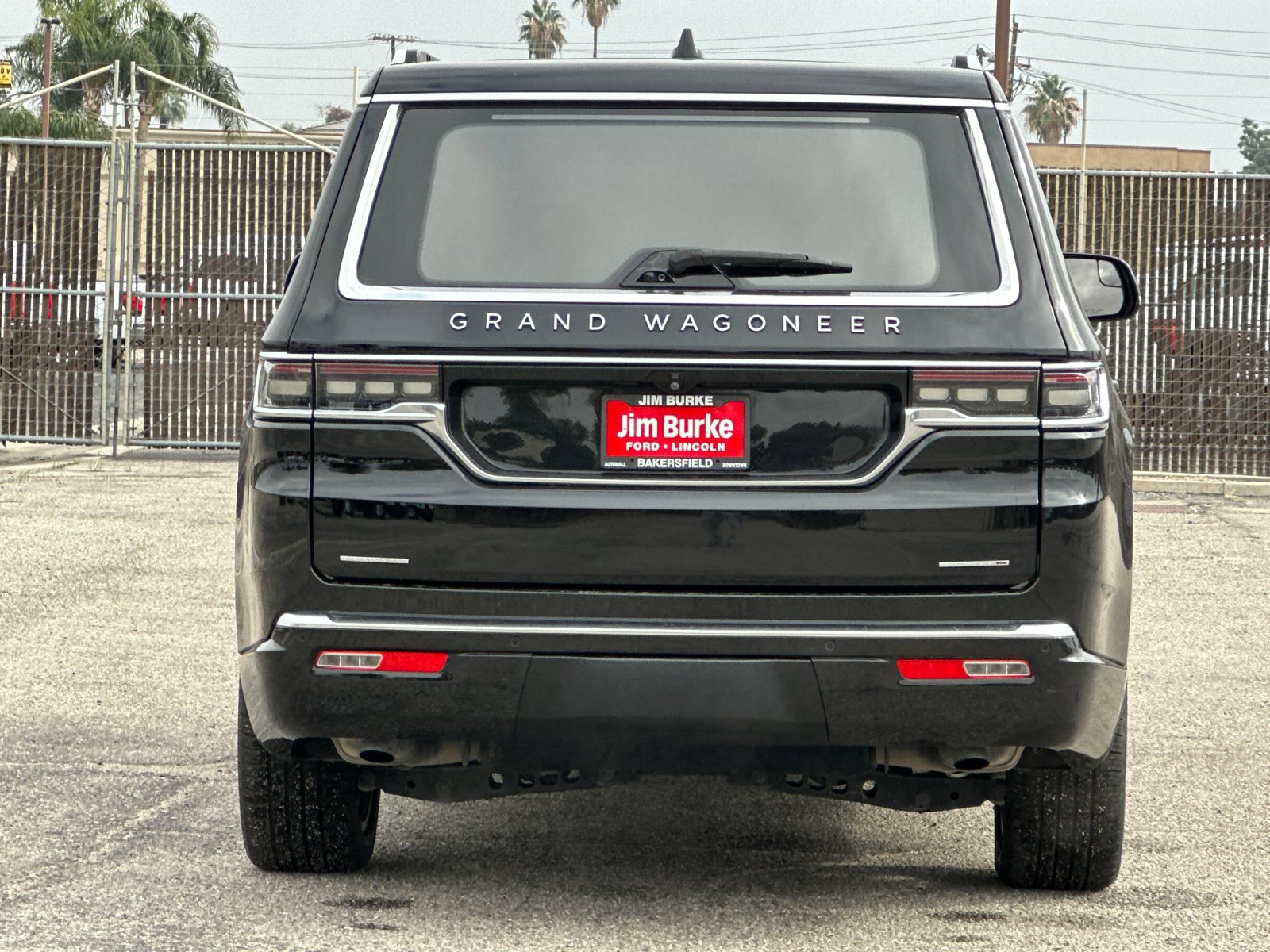 2022 Jeep Grand Wagoneer III photo 4