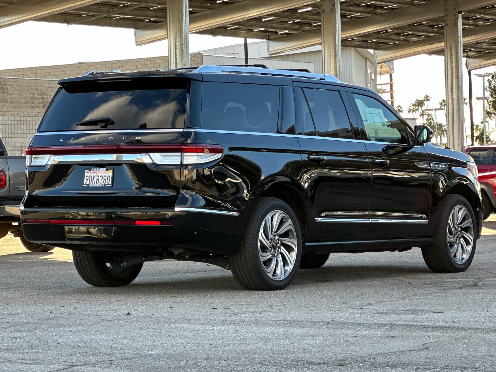 2022 Lincoln Navigator L Reserve photo 2
