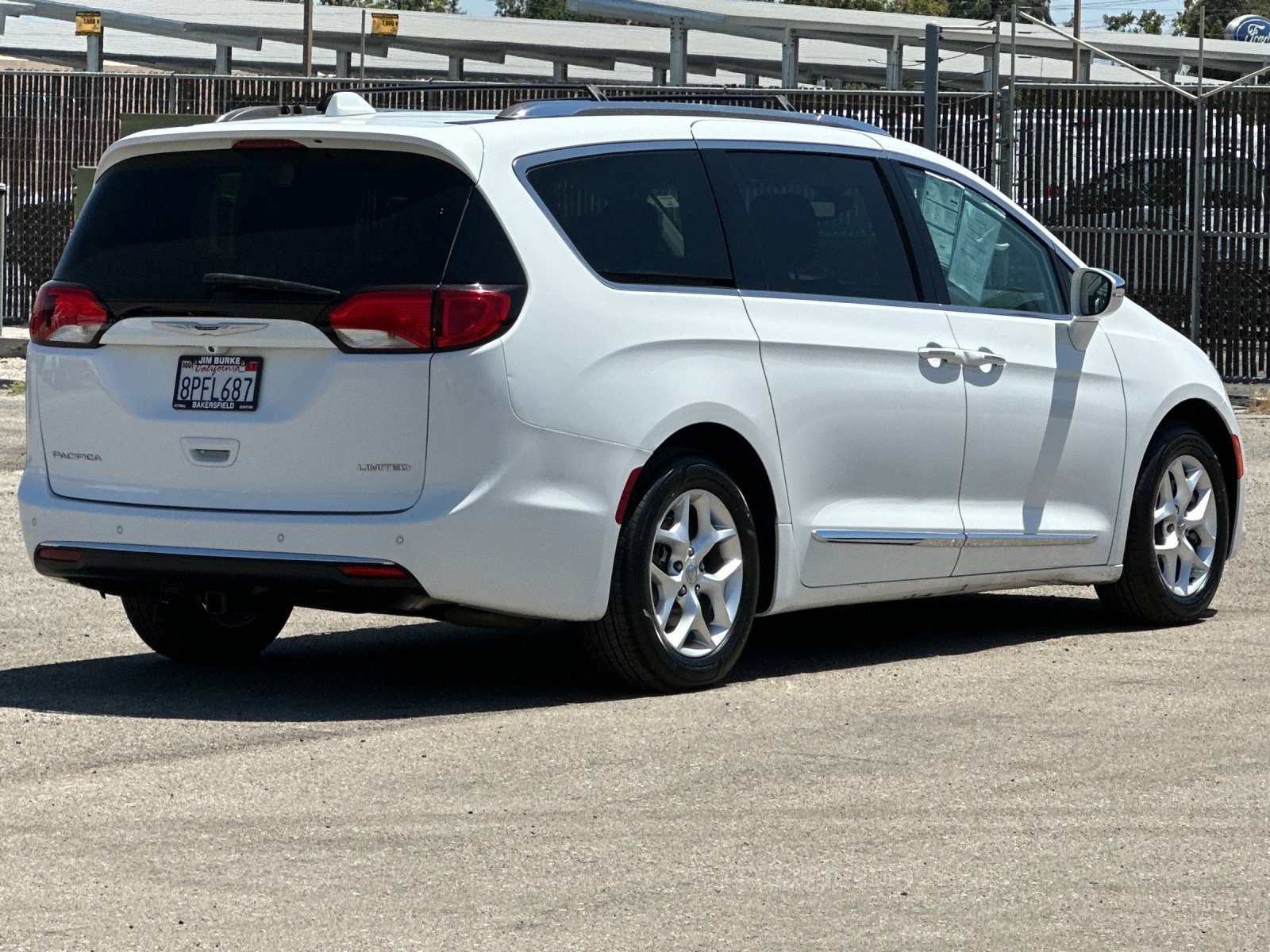 2020 Chrysler Pacifica Limited photo 3