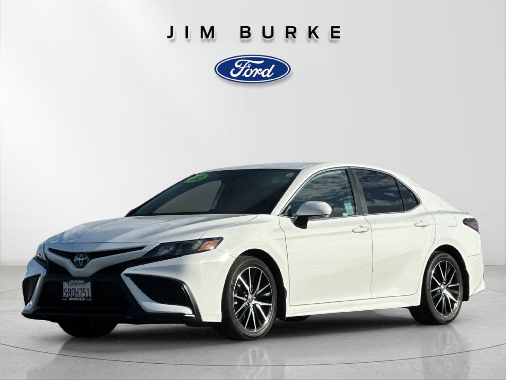 2022 Toyota Camry SE Sedan
