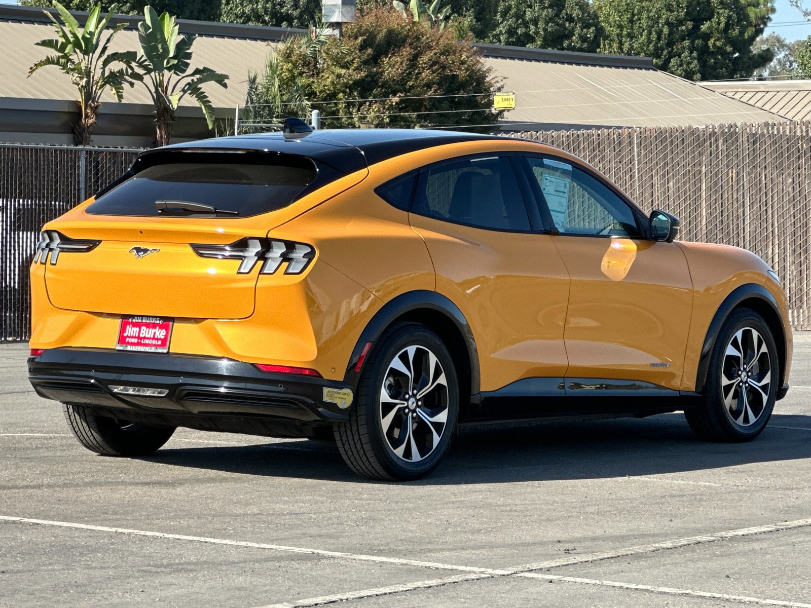 2022 Ford Mustang Mach-E Premium photo 3