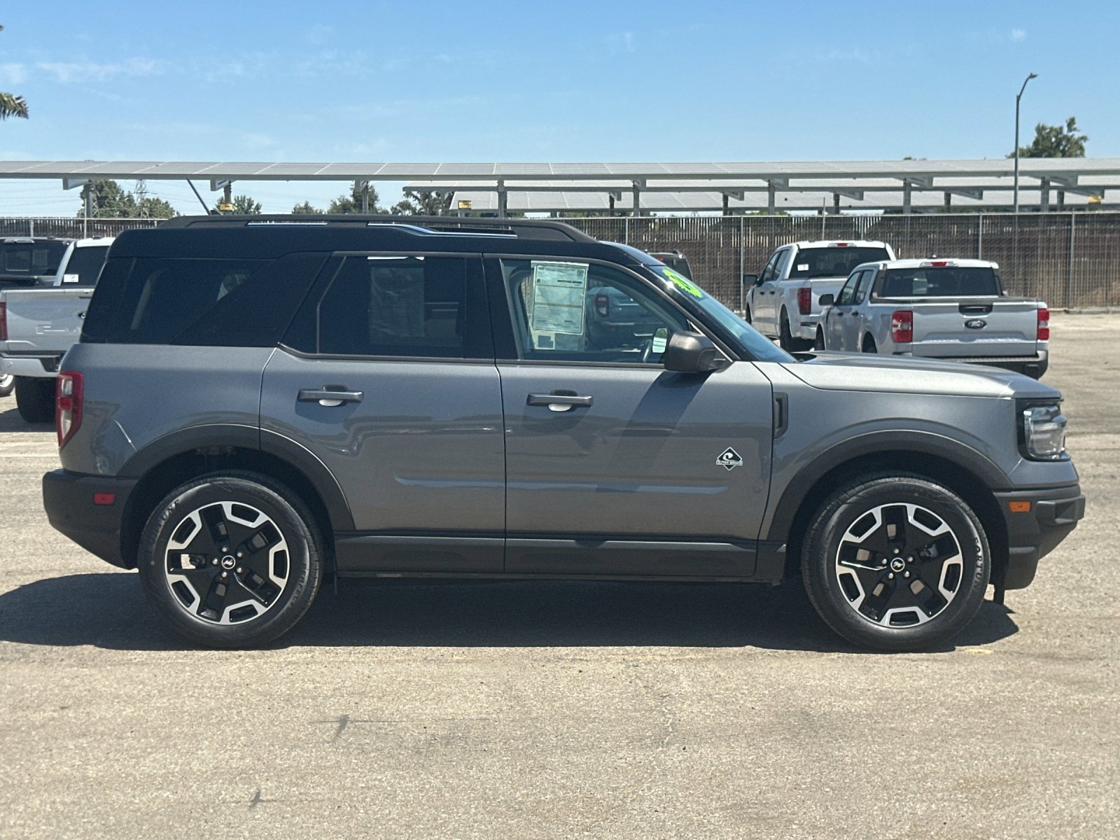 2021 Ford Bronco Sport Outer Banks photo 2