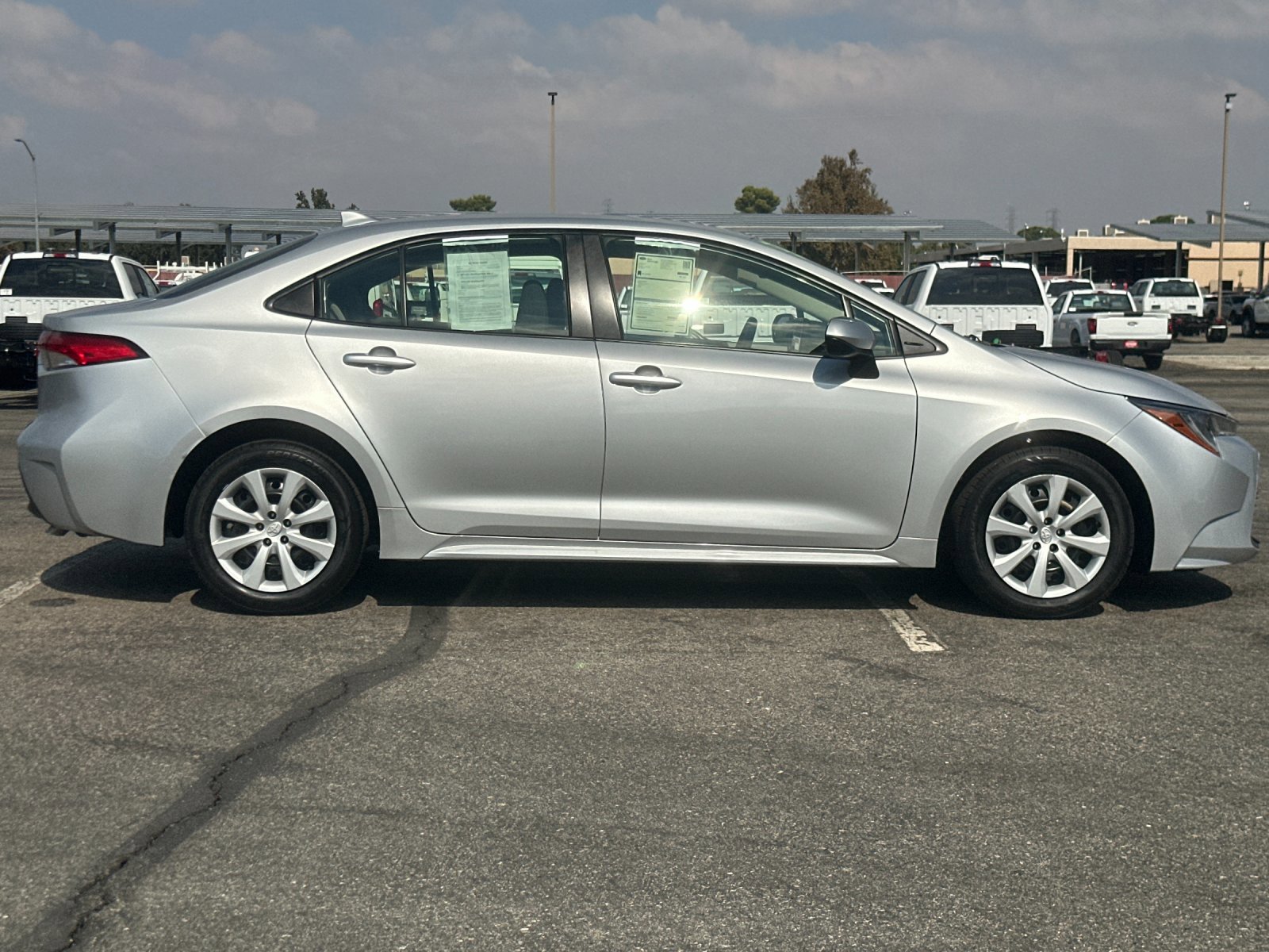 2023 Toyota Corolla LE photo 2