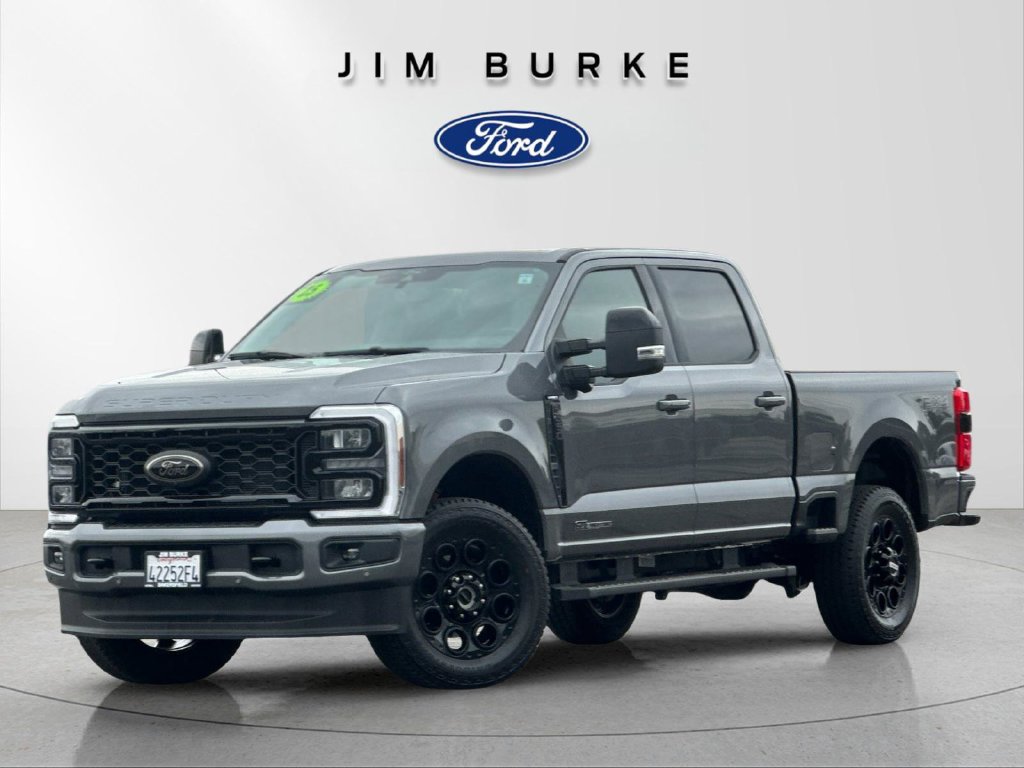 2025 Ford F-350SD Lariat Truck