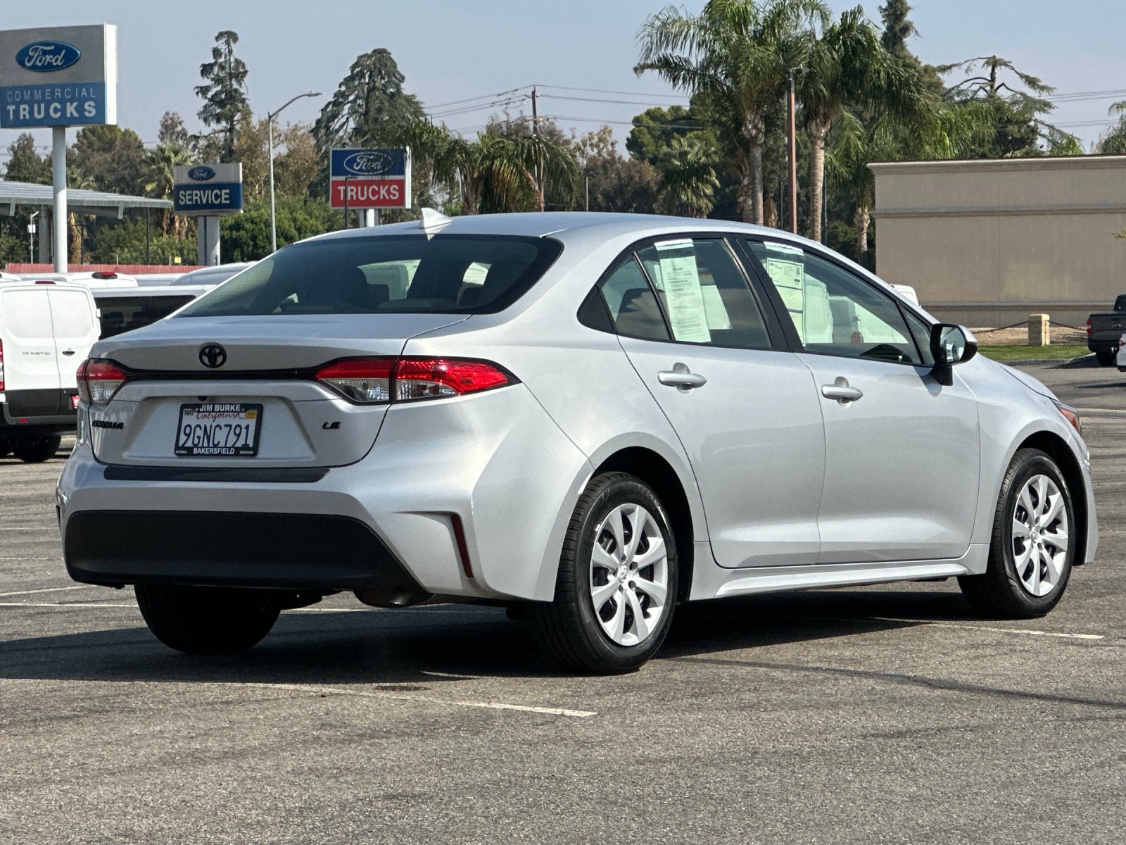 2023 Toyota Corolla LE photo 3
