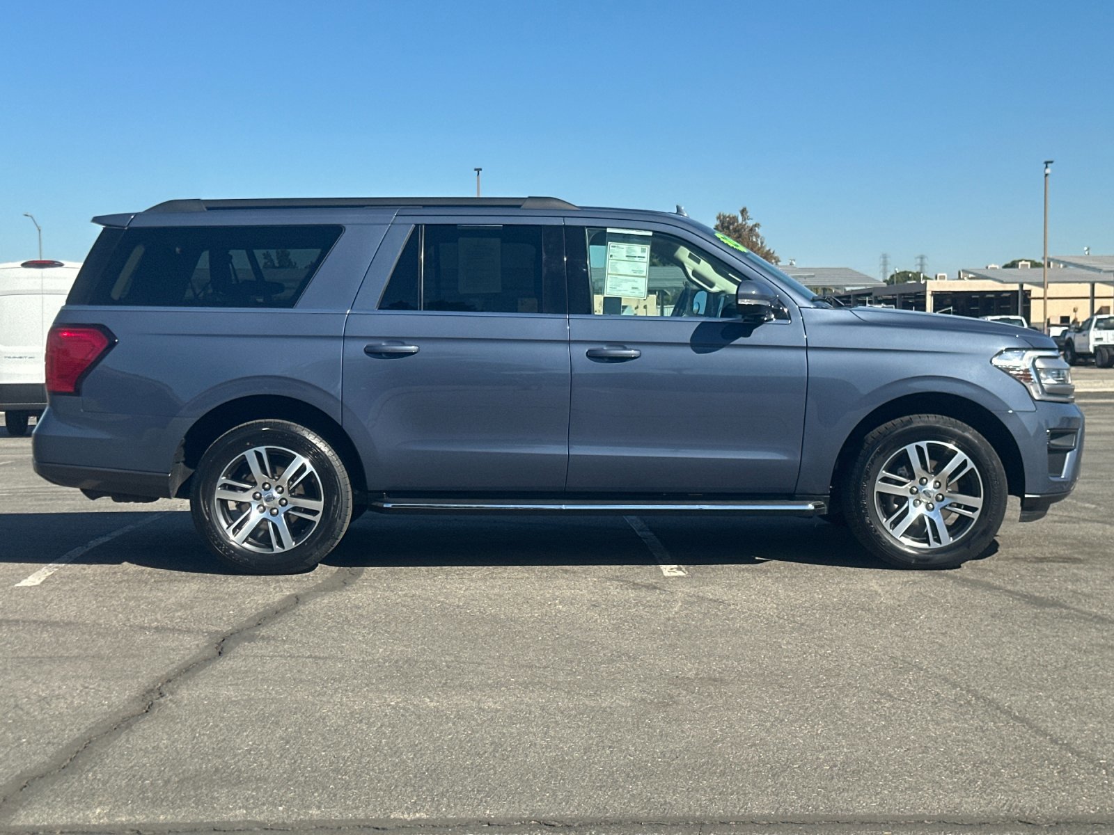 2022 Ford Expedition MAX XLT photo 2