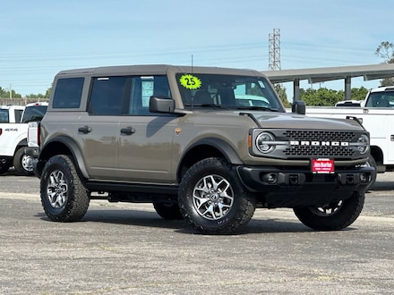 2025 Ford Bronco Badlands SUV