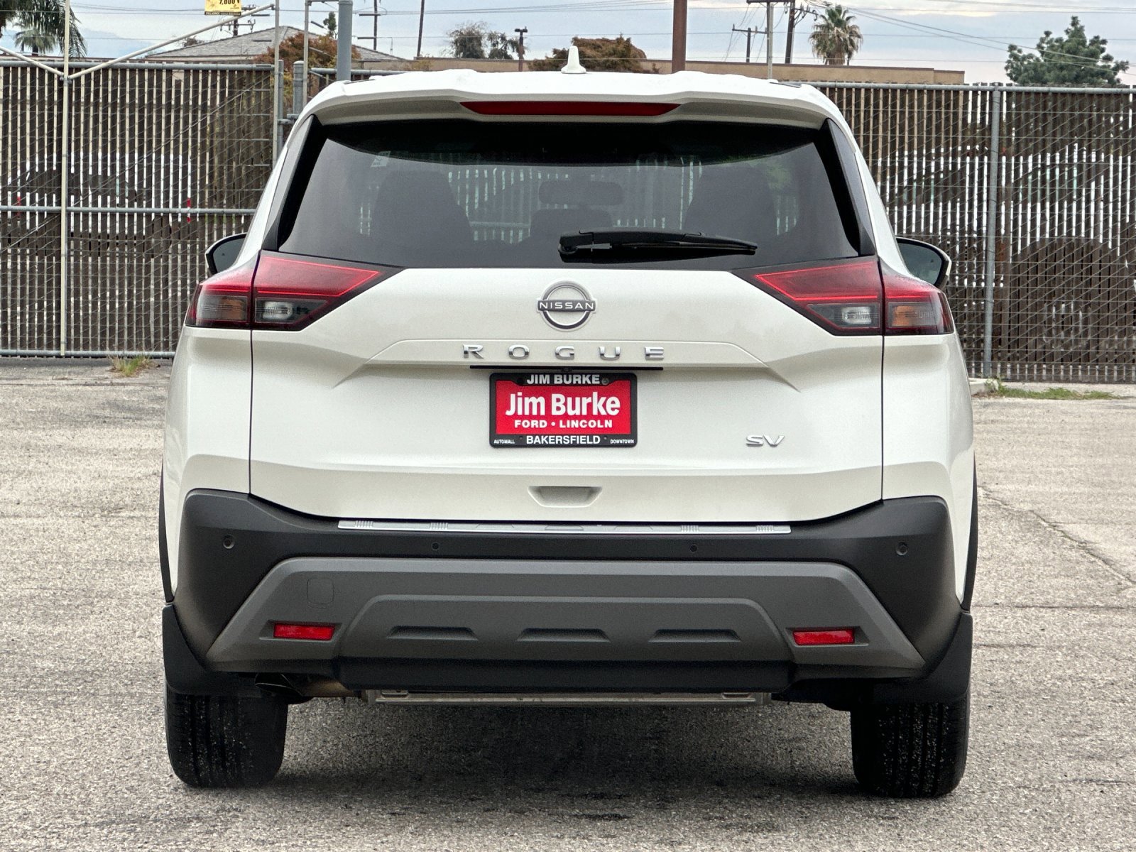 2023 Nissan Rogue SV photo 3