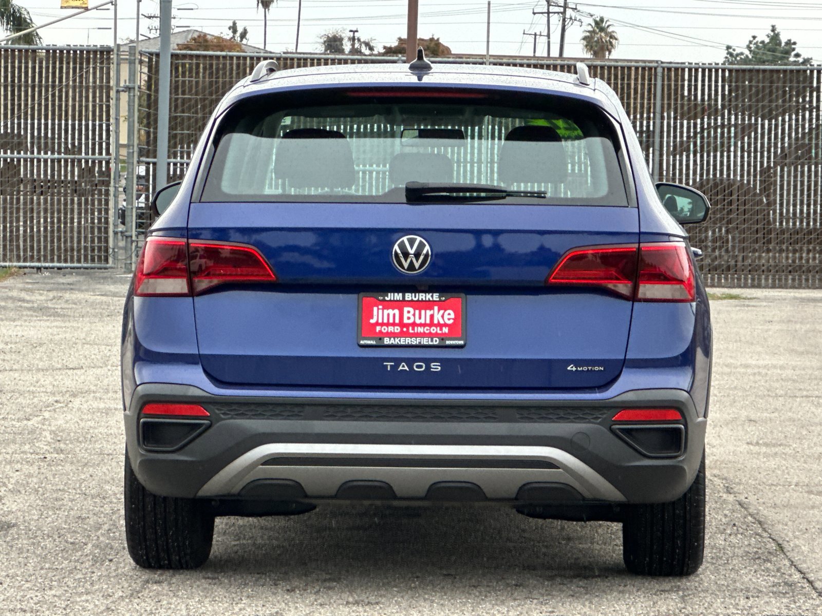 2022 Volkswagen Taos S photo 3