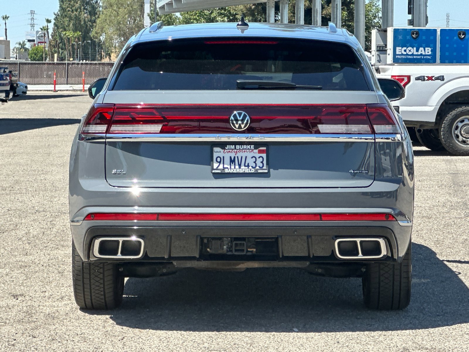 2024 Volkswagen Atlas Cross Sport SEL Premium R-Line photo 4