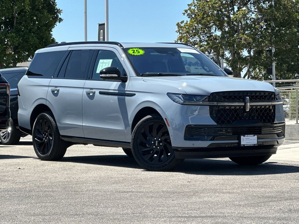 2025 Lincoln Navigator Reserve 4WD's photo