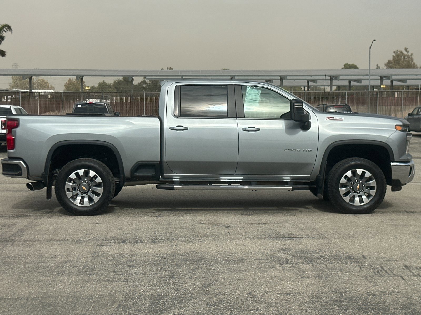 2024 Chevrolet Silverado 2500HD LT photo 2