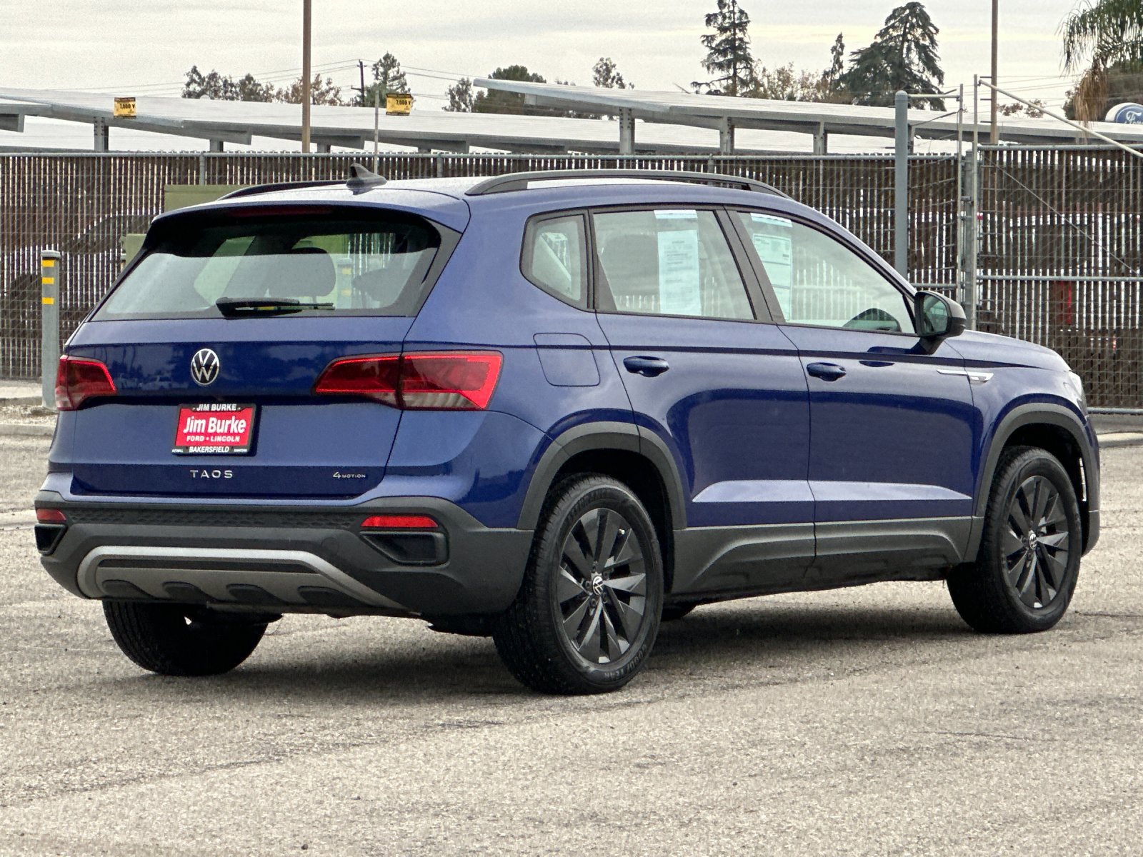 2022 Volkswagen Taos S photo 2
