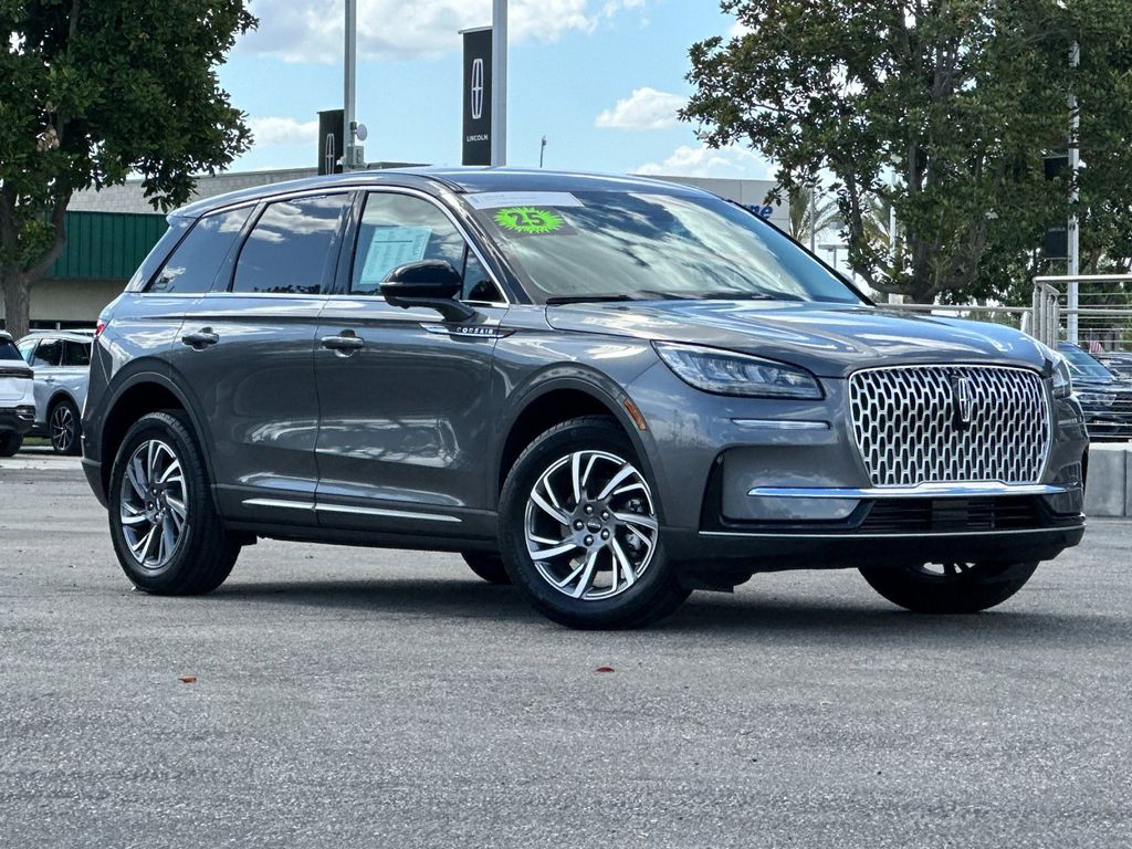 2025 Lincoln Corsair Premiere FWD's photo