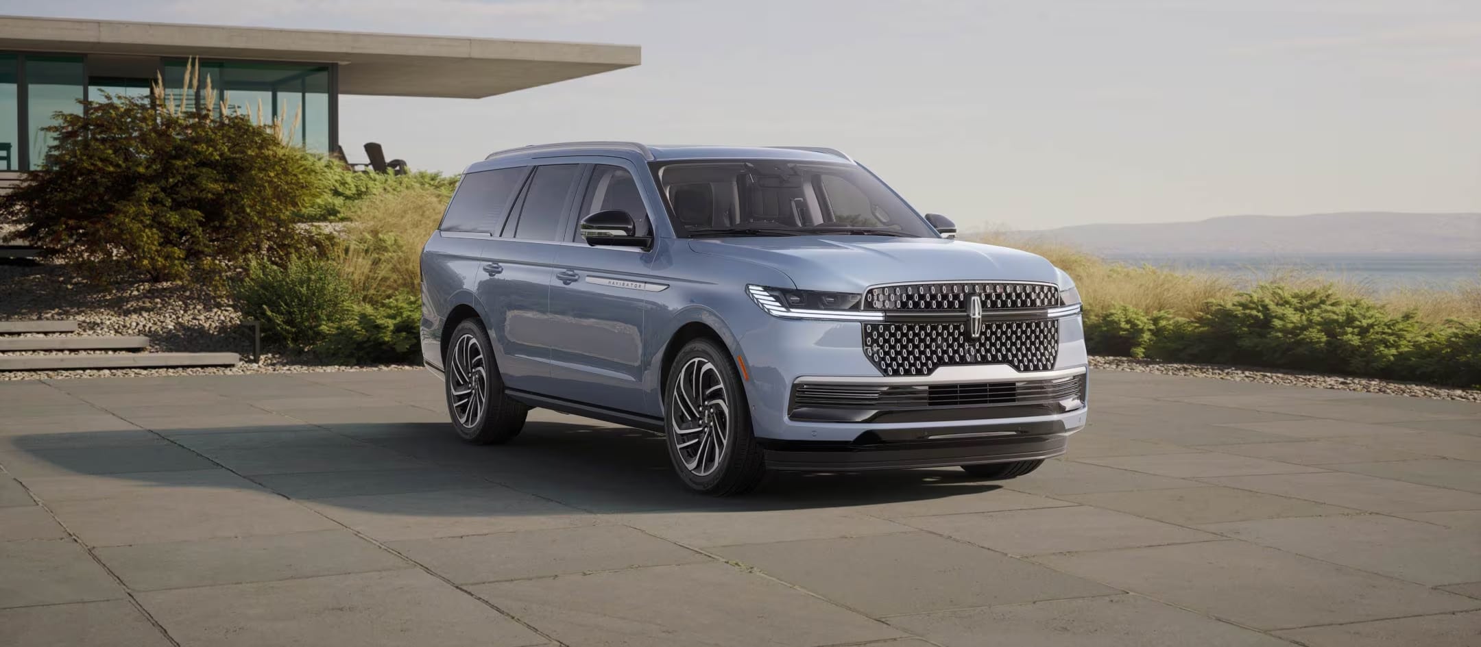 2025 lincoln navigator exterior in a gray mist color