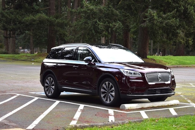 dark red lincoln suv