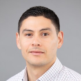 Staff member Alex Camacho from ID_86450b