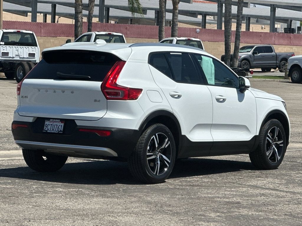 Used 2023 Volvo XC40 B4 Core SUV