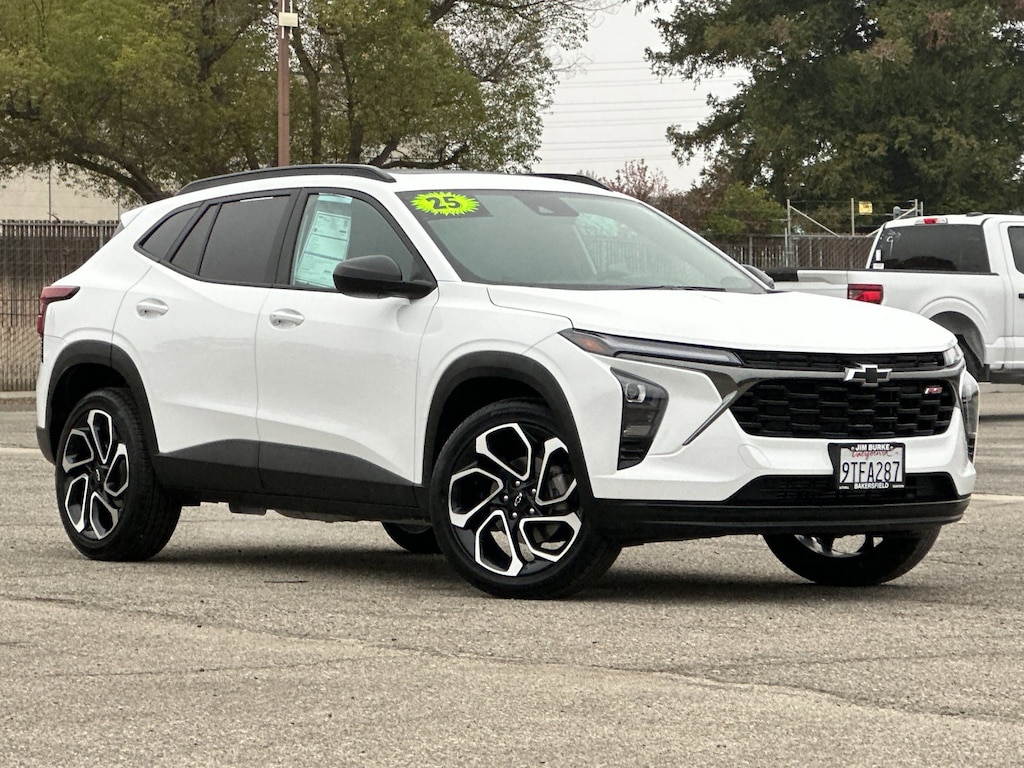Used 2025 Chevrolet Trax 2RS SUV