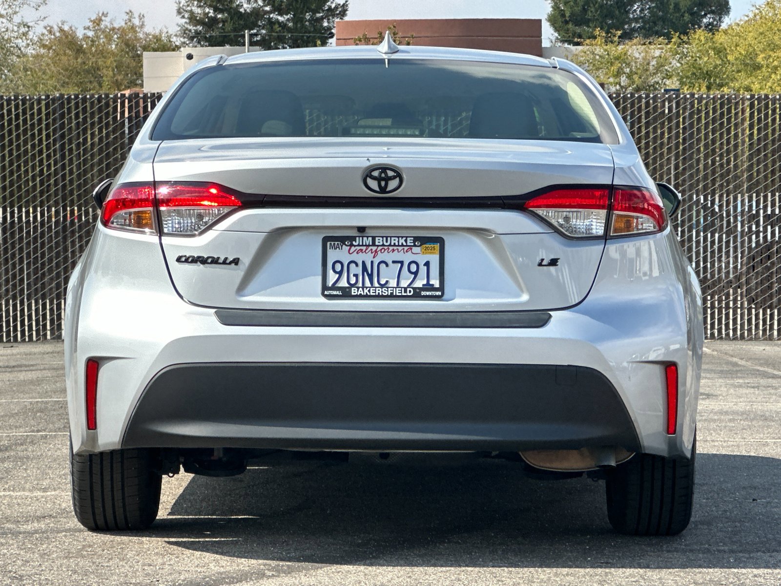 2023 Toyota Corolla LE photo 4