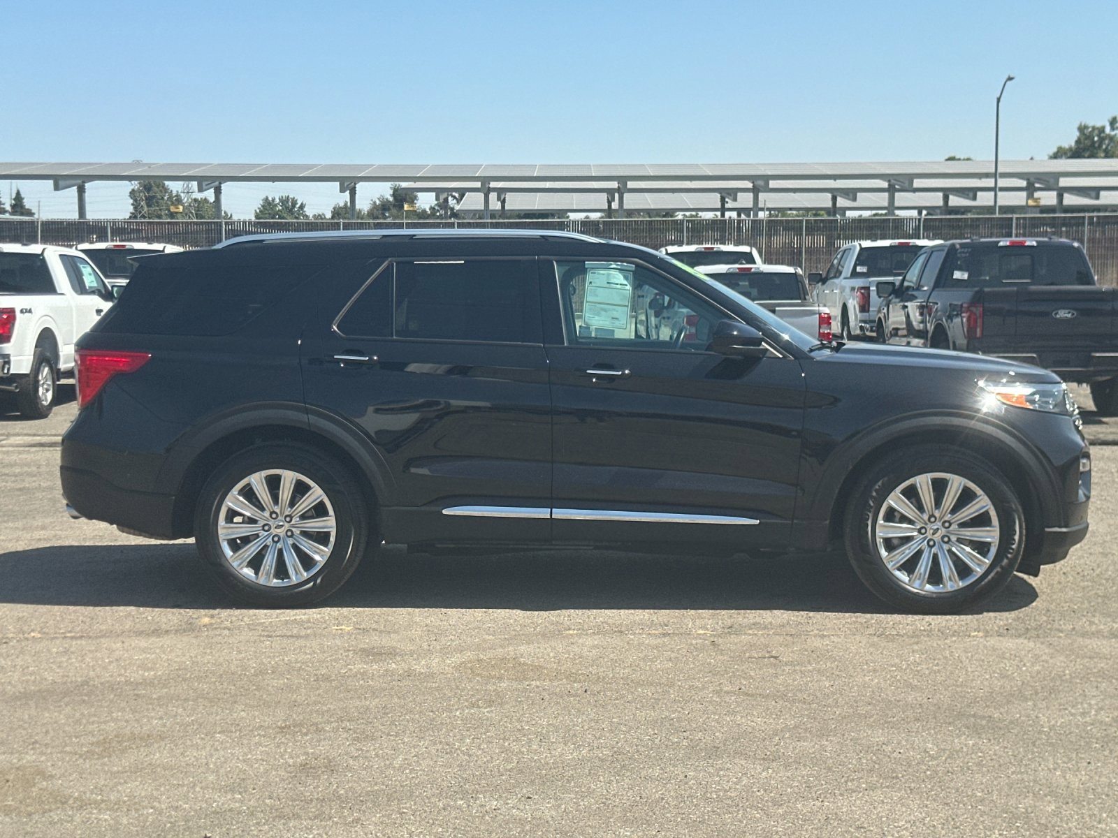 2023 Ford Explorer Limited photo 2