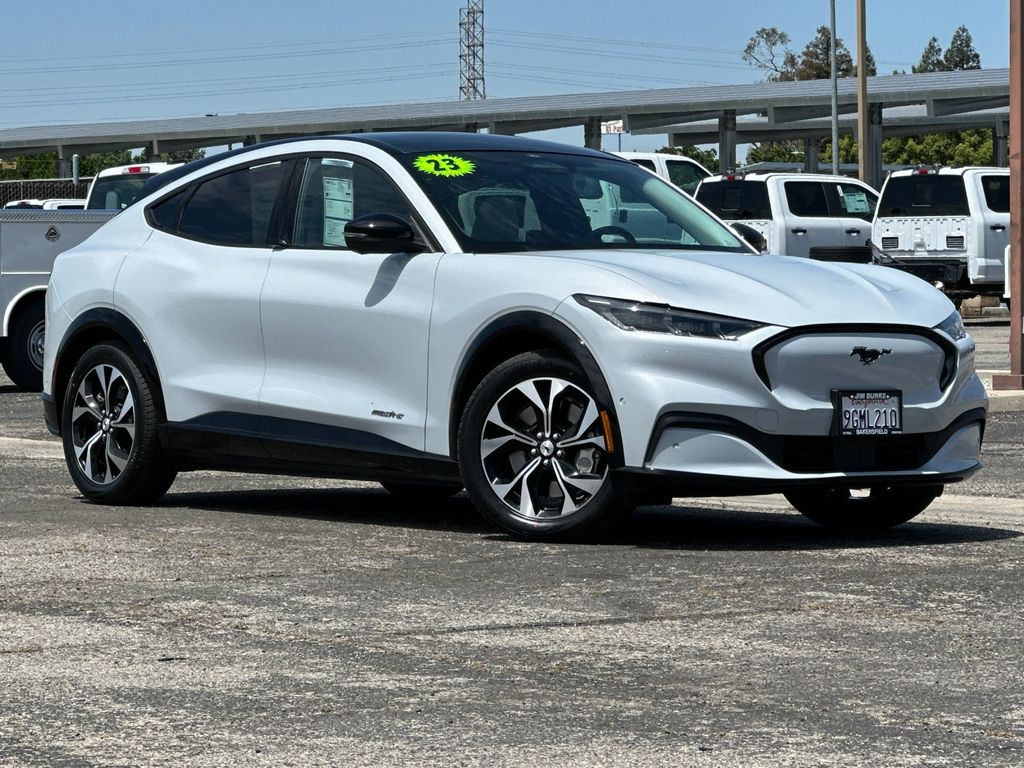 2023 Ford Mustang-Mach-e Premium's photo