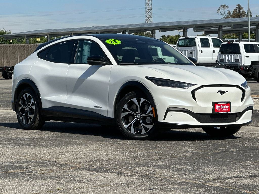 2023 Ford Mustang-Mach-e Premium's photo