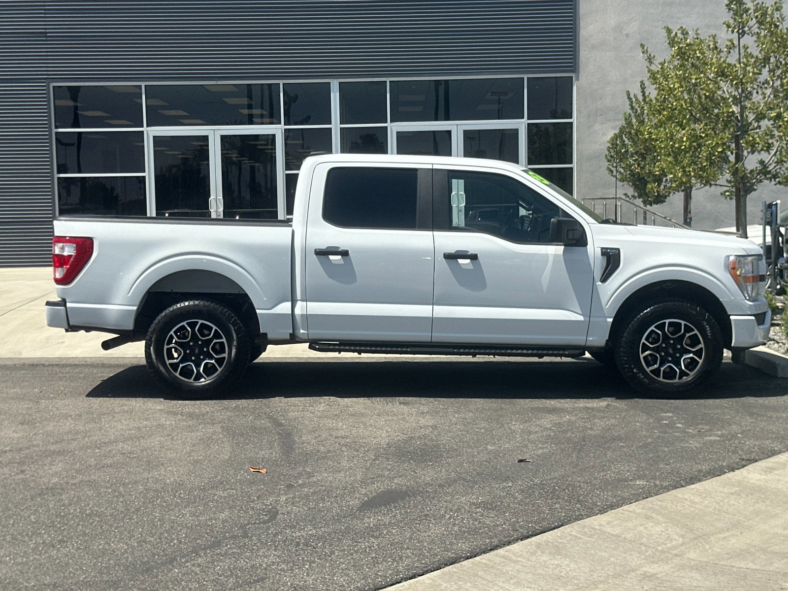 2022 Ford F-150 XLT photo 2