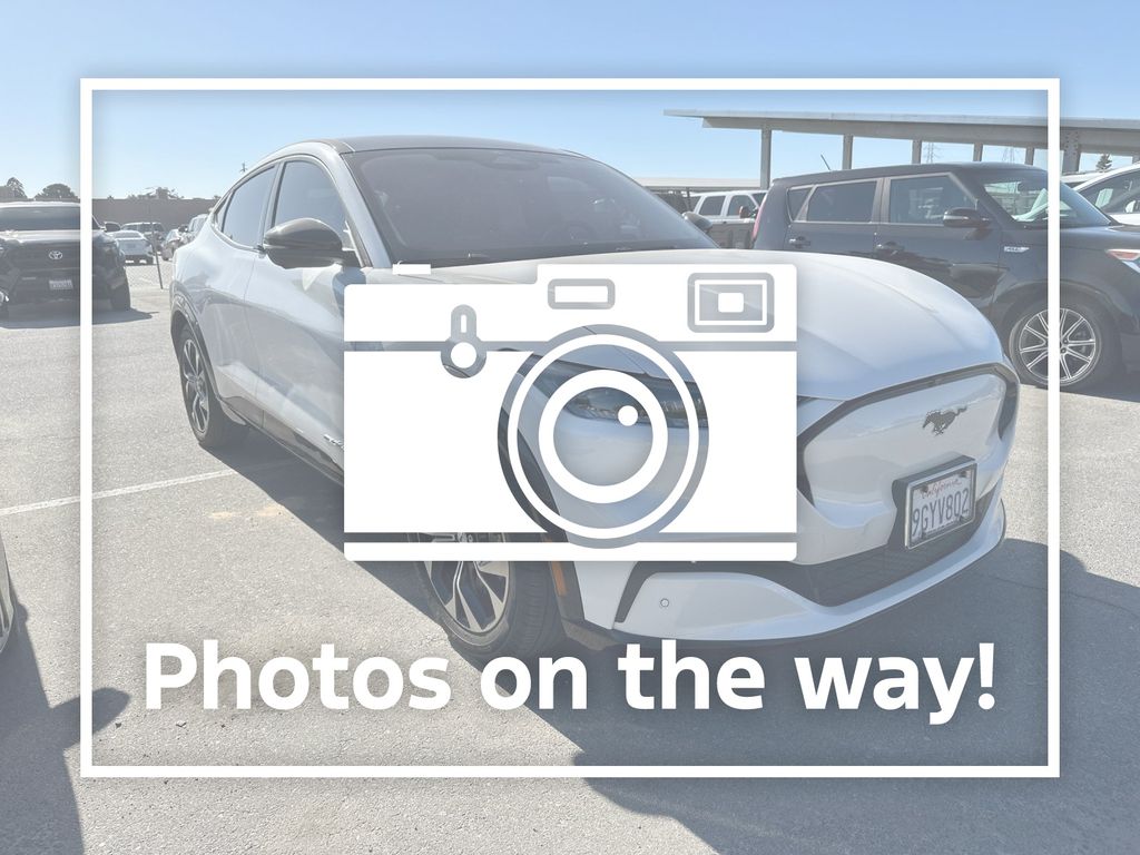 2023 Ford Mustang-Mach-e Premium's photo