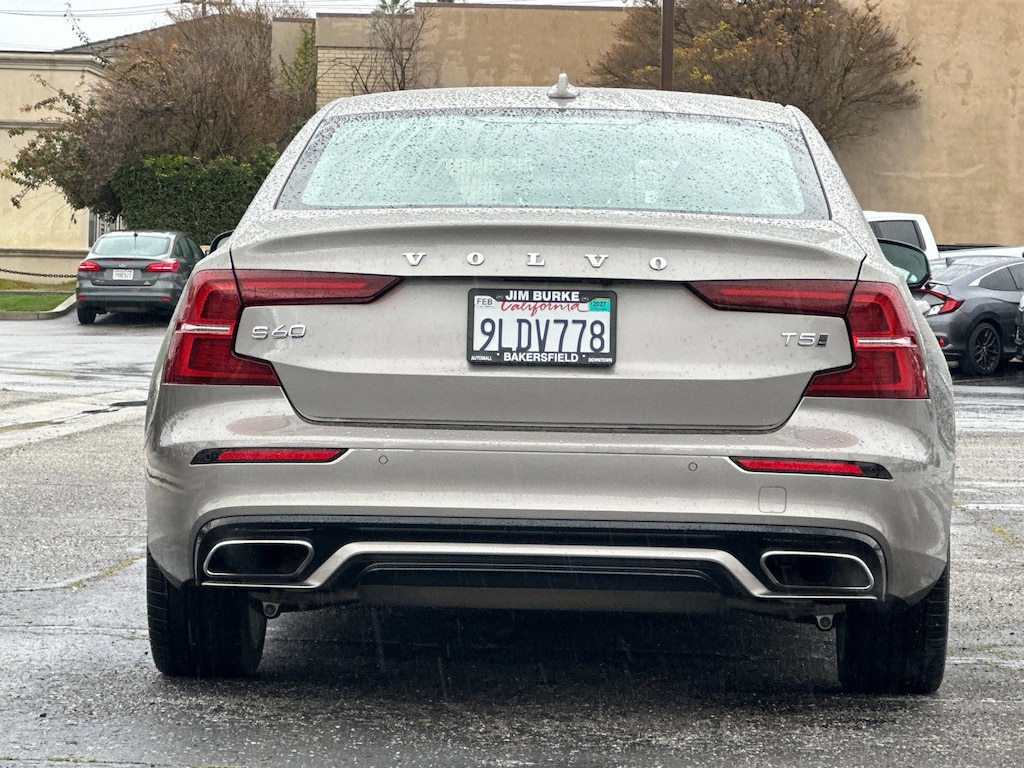 Used 2021 Volvo S60 Momentum Sedan