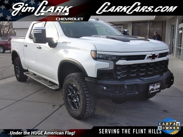 2024 Chevrolet Silverado 1500 ZR2's photo