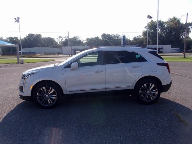 2025 Cadillac XT5 Premium Luxury photo 3