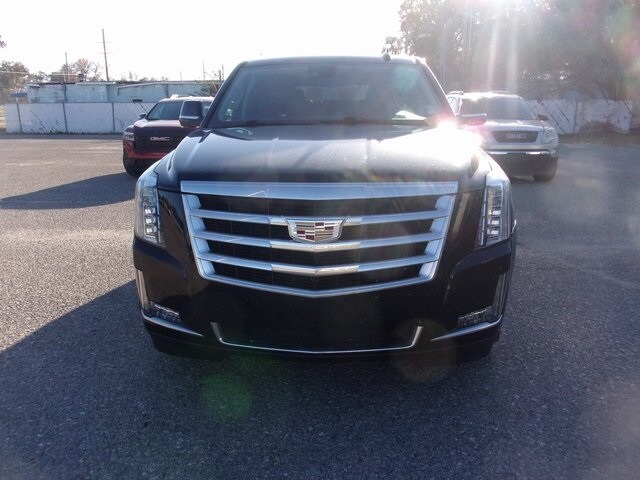 2020 Cadillac Escalade Premium Luxury photo 2