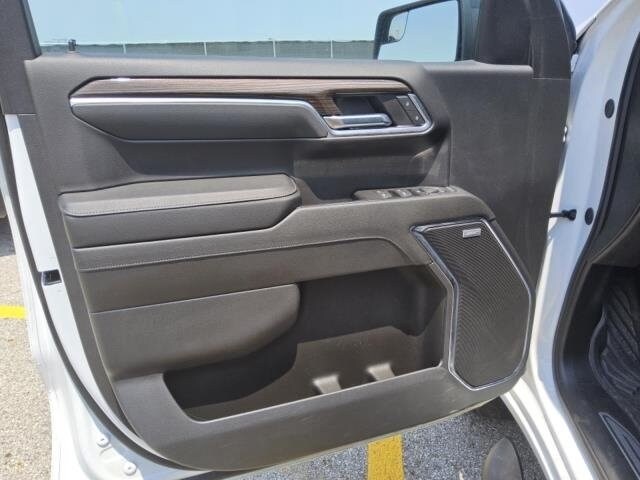 2024 Chevrolet Silverado 1500 RST photo 2