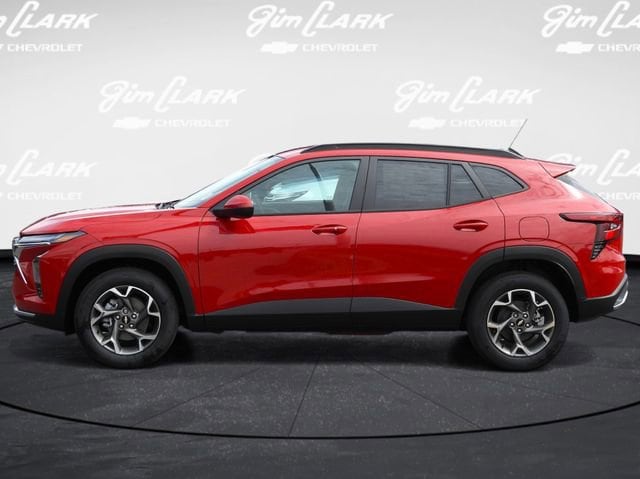 2026 Chevrolet Trax LT - Photo 18