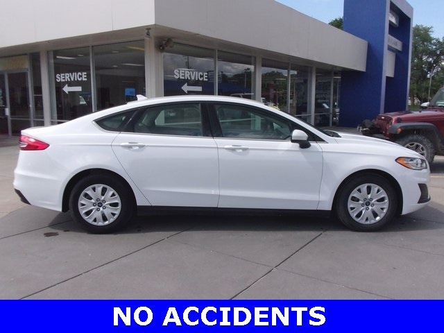 Used 2020 Ford Fusion S with VIN 3FA6P0G78LR181092 for sale in Junction City, KS