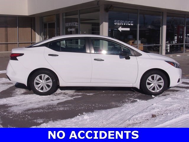 Used 2021 Nissan Versa Sedan S with VIN 3N1CN8DV2ML925412 for sale in Junction City, KS