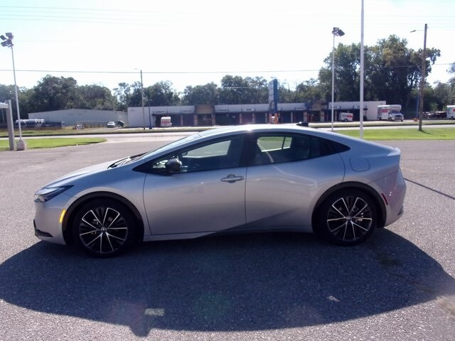 2023 Toyota Prius Limited photo 4