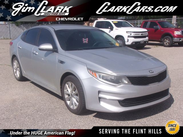 2017 Kia Optima LX AT's photo