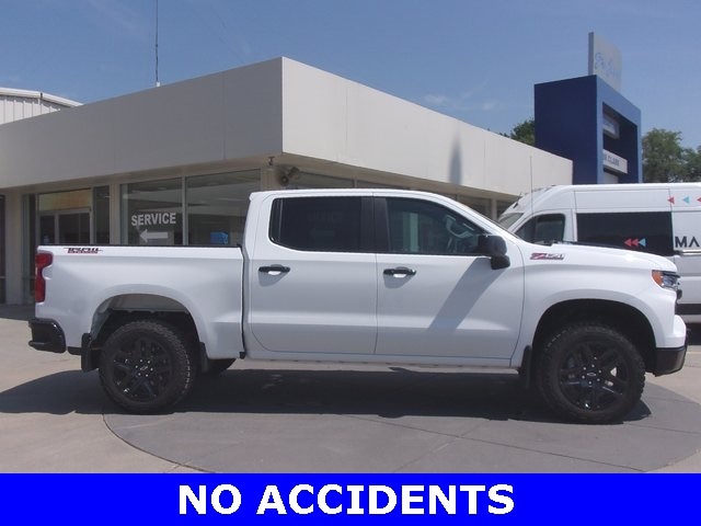 Used 2024 Chevrolet Silverado 1500 LT Trail Boss with VIN 3GCUDFEL1RG108275 for sale in Junction City, KS