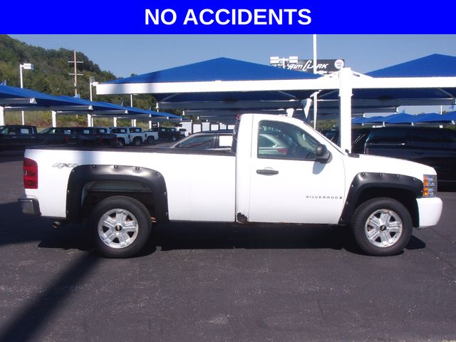 Used 2008 Chevrolet Silverado 1500 Work Truck with VIN 1GCEK14C88Z317526 for sale in Junction City, KS