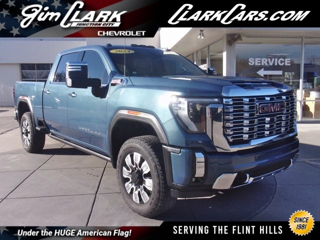 2024 GMC Sierra 2500HD Denali's photo