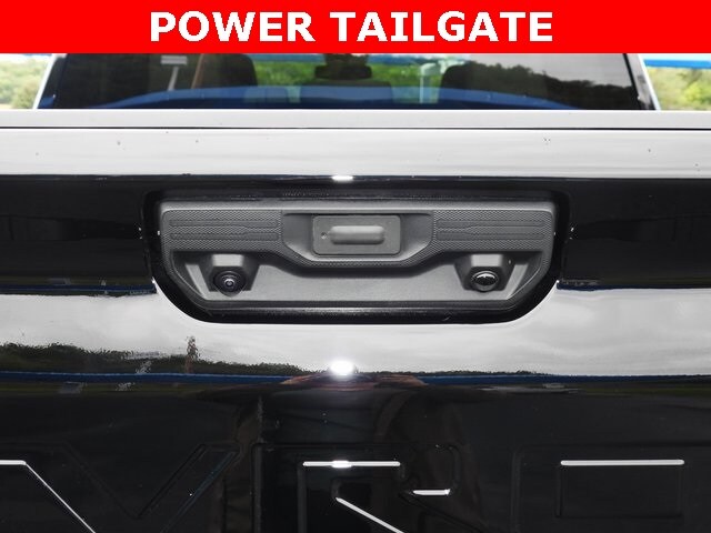 2025 Chevrolet Silverado 2500HD LT photo 3